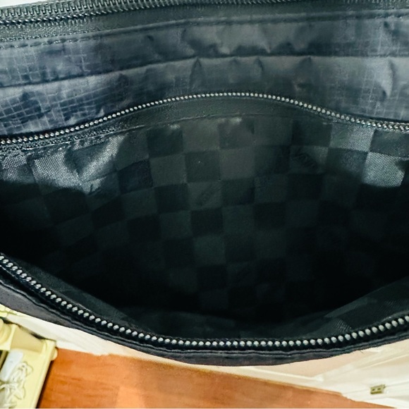 Vans Belay Crescent Bag Purse Black Crossbody Bag with Adjustable Strap - Picture 5 of 11